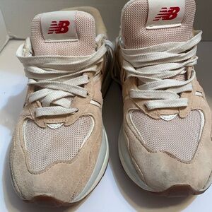 New Balance W5740GVC Suede Mesh Sneakers. Size 7 and 1/2